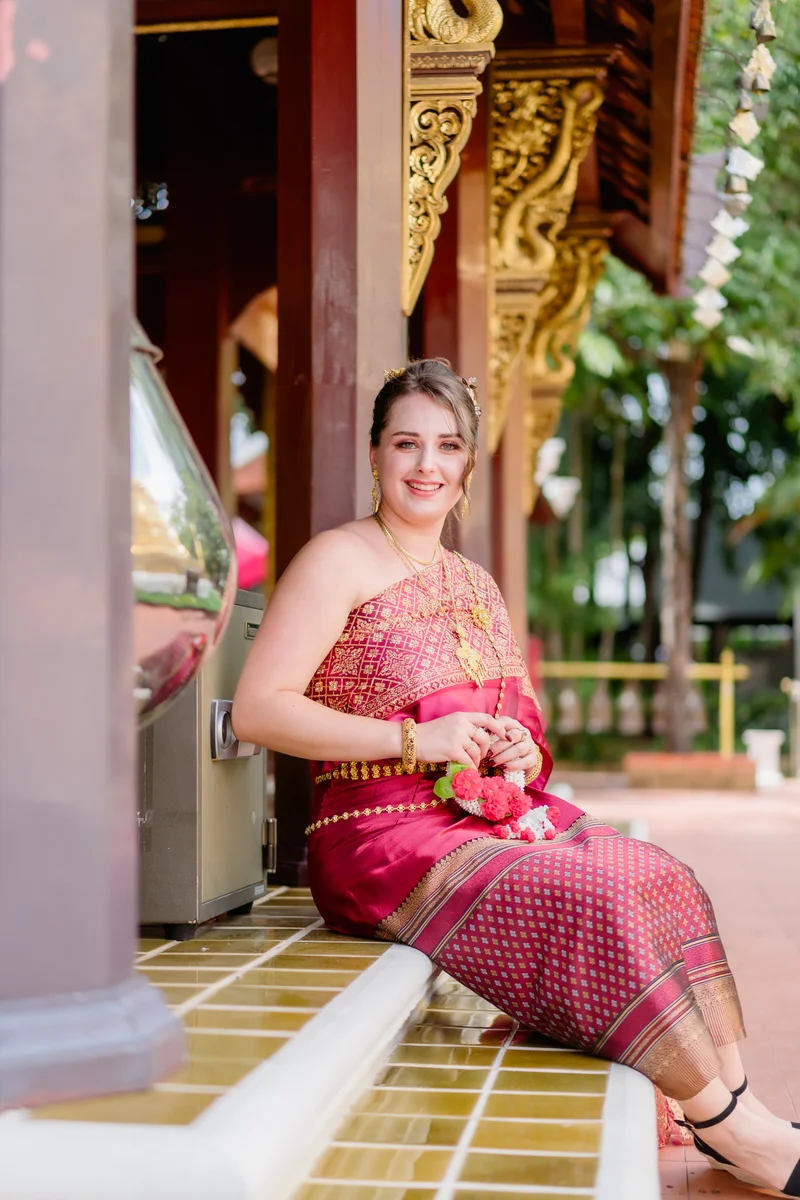 Thai dress photoshoot at golden chedi — professional styling